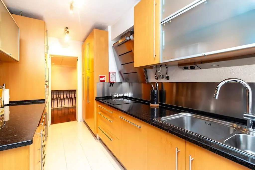 Ola Lisbon - Olaias Apartment