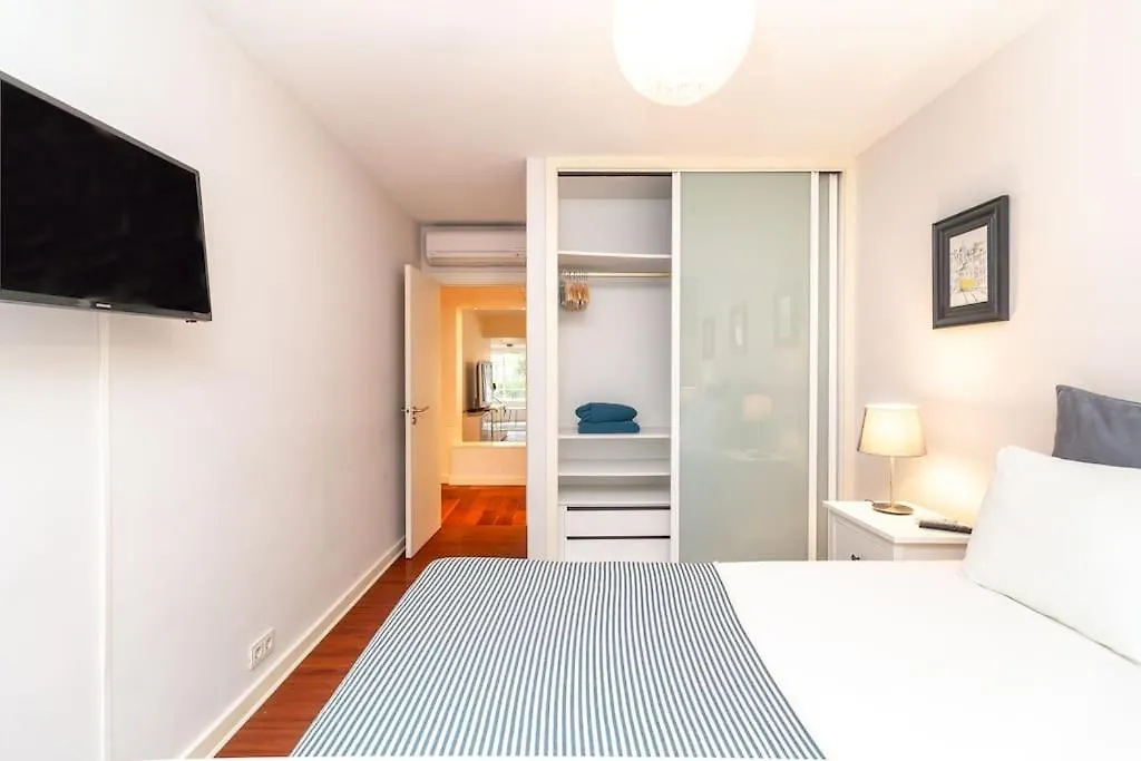 Ola Lisbon - Olaias Apartment